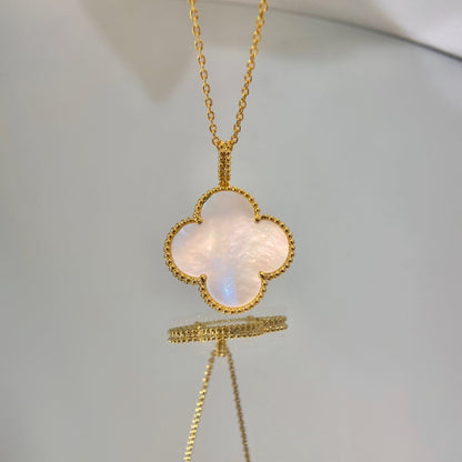 [Luna Brilliance]CLOVER 25MM MOP LARGE PENDANT NECKLACE