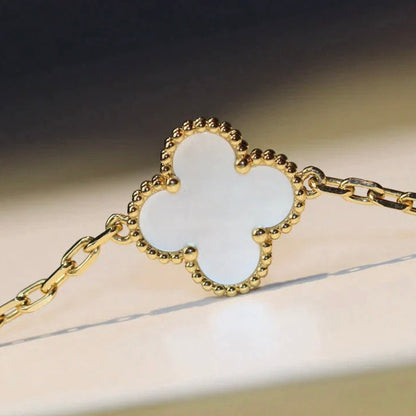 [Luna Brilliance]CLOVER 20 MOTIFS WHITE MOP NECKLACE