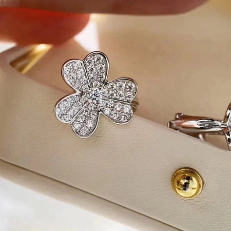 [Luna Brilliance]CLOVER COMOS DIAMOND EARRINGS SILVER