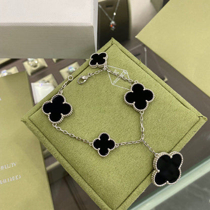 [Luna Brilliance]CLOVER 5 MOTIFS SIVLER ONYX BRACELET