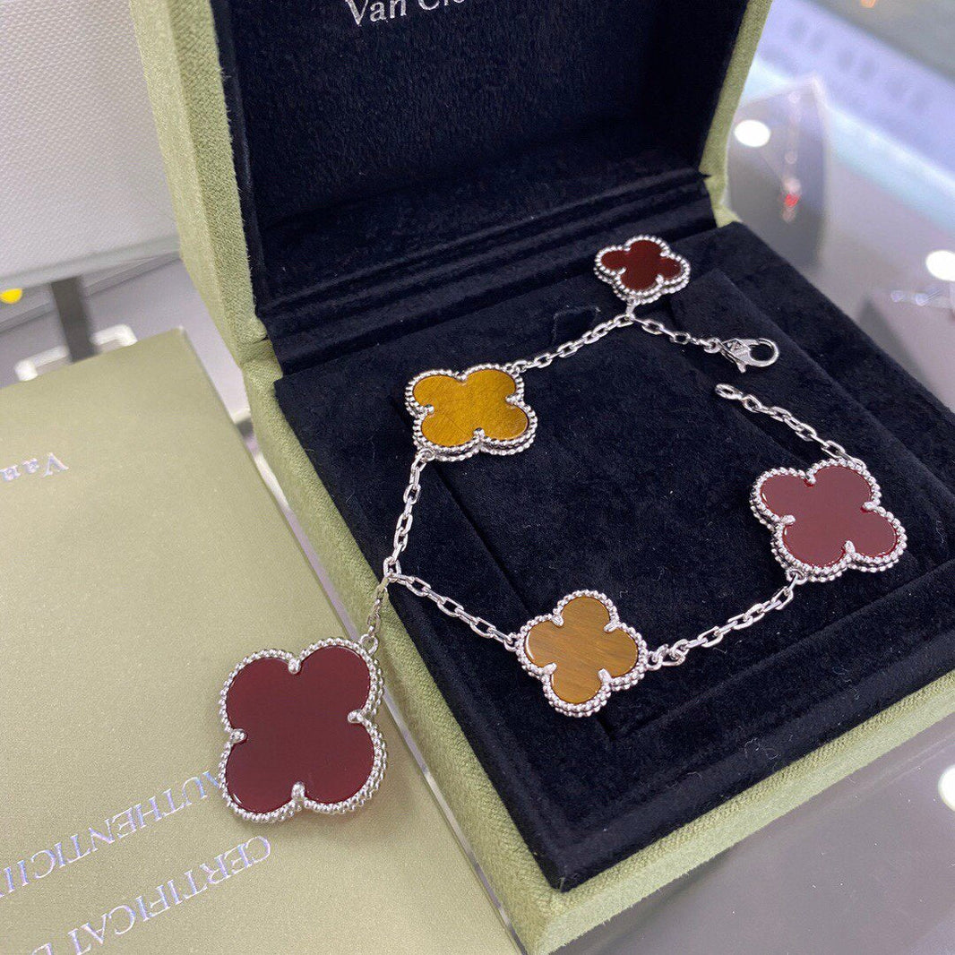 [Luna Brilliance]CLOVER 5 MOTIFS SIVLER CARNELIAN TIGER EYE BRACELET