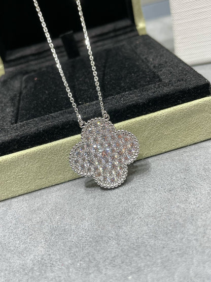 [Luna Brilliance]CLOVER 25MM LARGE PENDANT DIAMOND PAVED SILVER NECKLACE