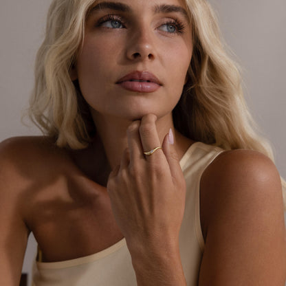 Zen Diamond Curve Ring