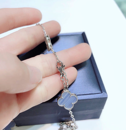 [Luna Brilliance]CLOVER 10 MOTIFS CHALCEDONY DIAMONDS SILVER NECKLACE